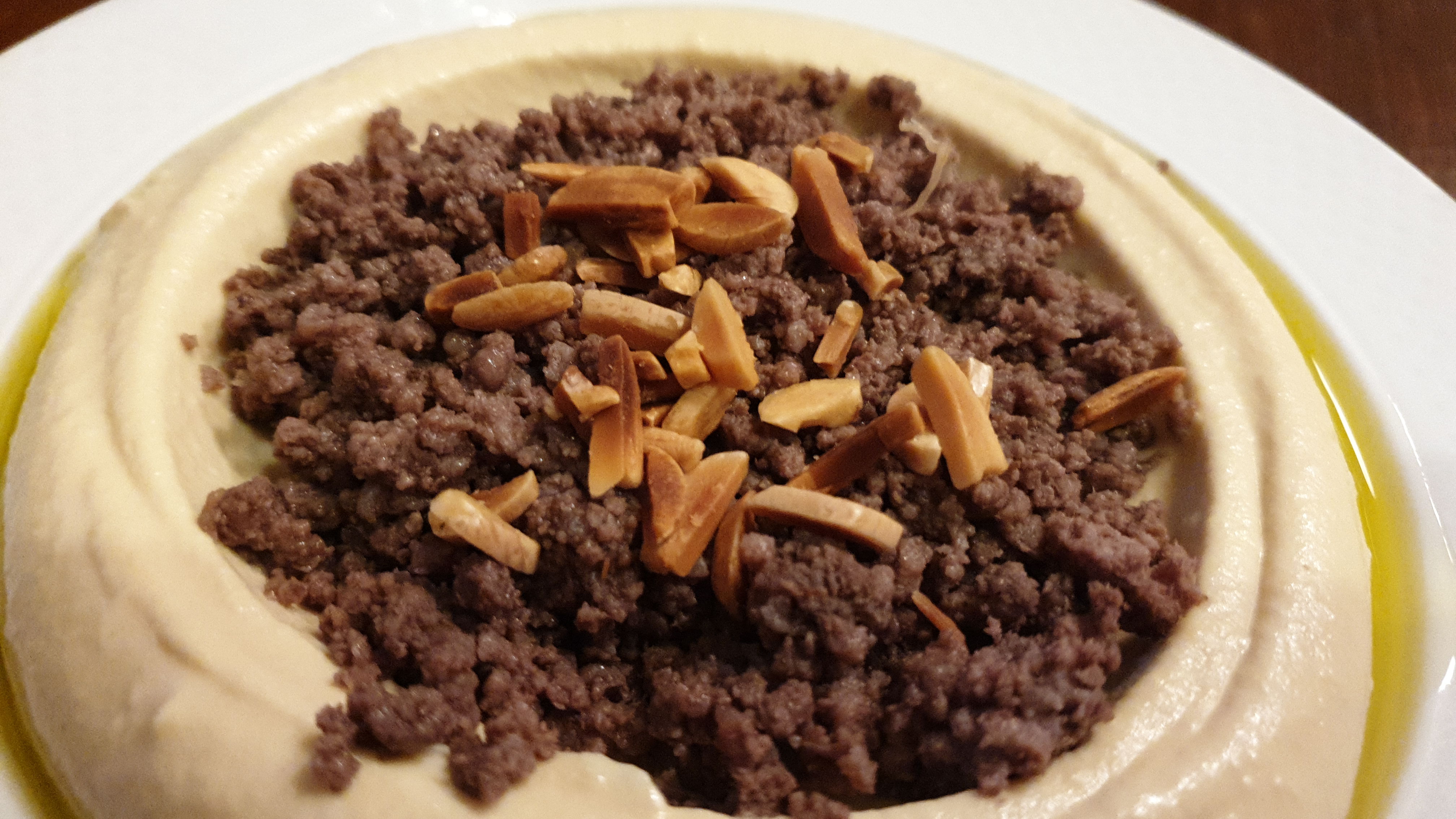 Hommus Bil-Lahmeh حمص باللحمة